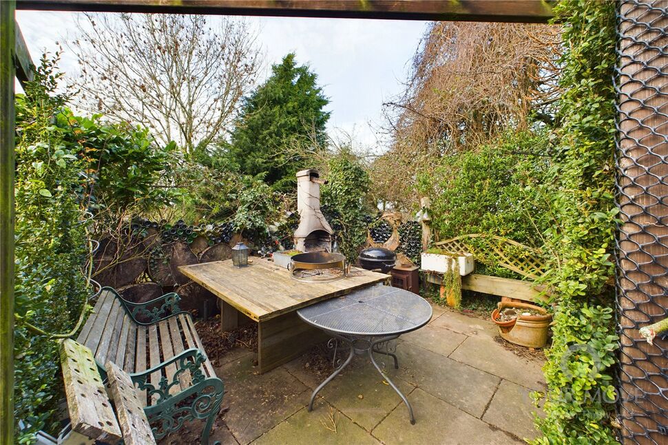 2 bedroom Mid Terrace House for sale, Daventry Road, Norton, NN11 £