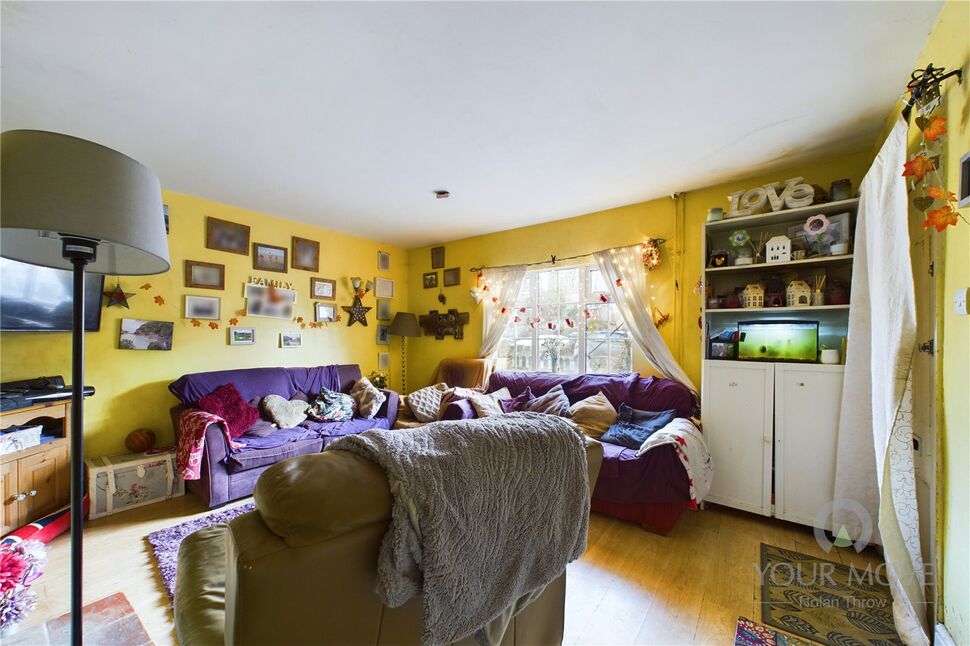 2 bedroom Mid Terrace House for sale, Daventry Road, Norton, NN11 £