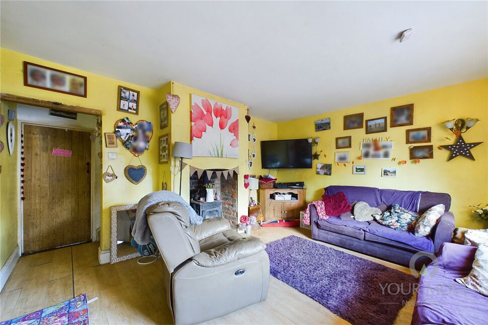 2 bedroom Mid Terrace House for sale, Daventry Road, Norton, NN11 £