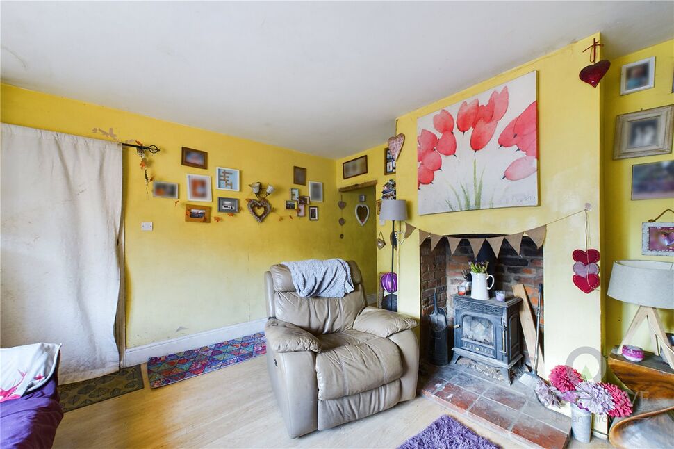 2 bedroom Mid Terrace House for sale, Daventry Road, Norton, NN11 £