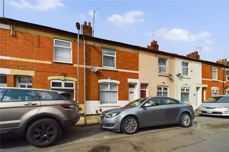 Spencer Street, 3 bedroom Mid Terrace House to rent, £1,180 pcm