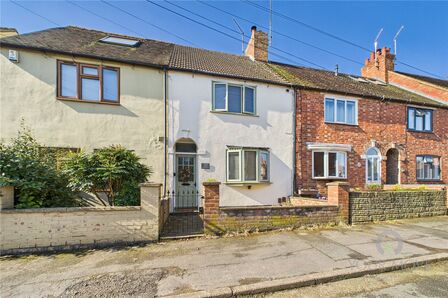 2 bedroom Mid Terrace House for sale