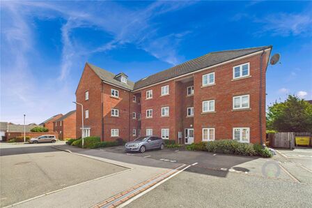 Milburn Drive, 2 bedroom  Flat for sale, £159,995