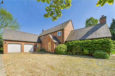 Park Lane, 5 bedroom Detached House for sale, £850,000