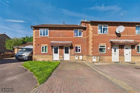 2 bedroom Mid Terrace House for sale