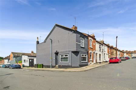 Leslie Road, 2 bedroom End Terrace House for sale, £195,000