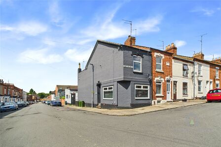 2 bedroom End Terrace House for sale