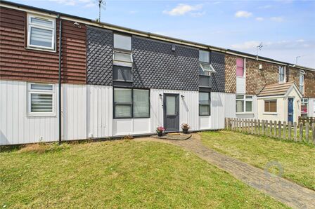 3 bedroom Mid Terrace House for sale