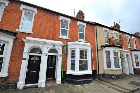2 bedroom Mid Terrace House for sale
