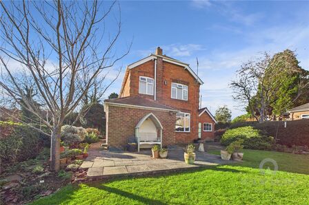 Millway, 3 bedroom Detached House for sale, £475,000