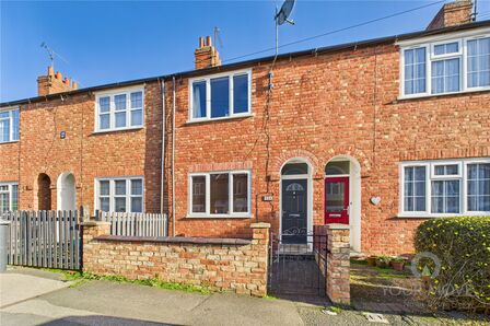 3 bedroom Mid Terrace House for sale