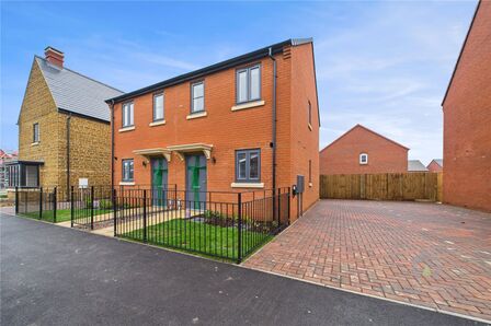 Hanafey Way, 2 bedroom Semi Detached House to rent, &pound;1,200 pcm