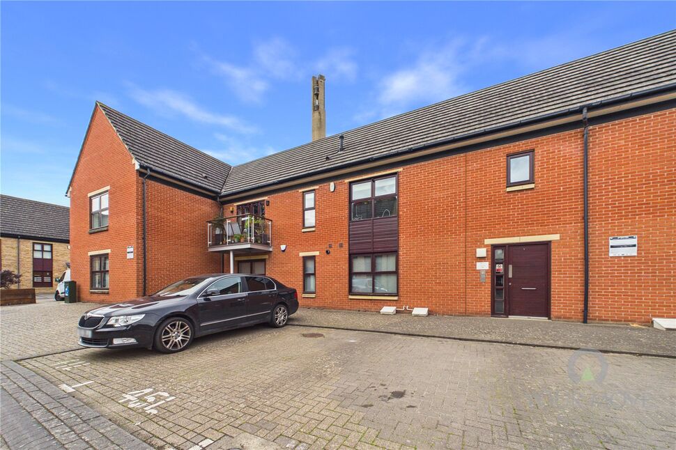 Main image of 2 bedroom Flat for sale, Far End, St James, Northamptonshire, NN5