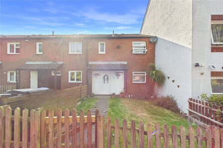 3 bedroom Mid Terrace House for sale