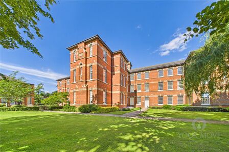 3 bedroom Flat for sale