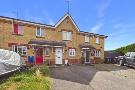 2 bedroom Mid Terrace House for sale