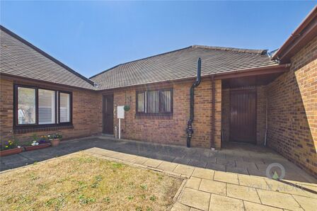 2 bedroom Mid Terrace Bungalow for sale
