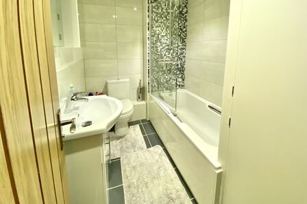 2 bedroom  Flat to rent