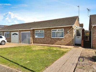 Plover Close, 2 bedroom Semi Detached Bungalow to rent, £1,400 pcm