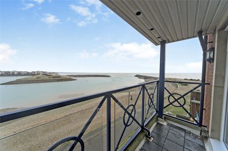 Anguilla Close, 2 bedroom  Flat for sale, £240,000