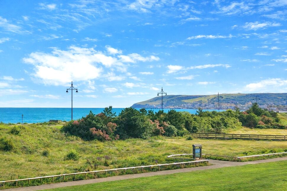 Main image of 2 bedroom Flat for sale, Royal Sovereign View, Eastbourne, East Sussex, BN23