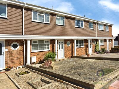 3 bedroom Mid Terrace House for sale