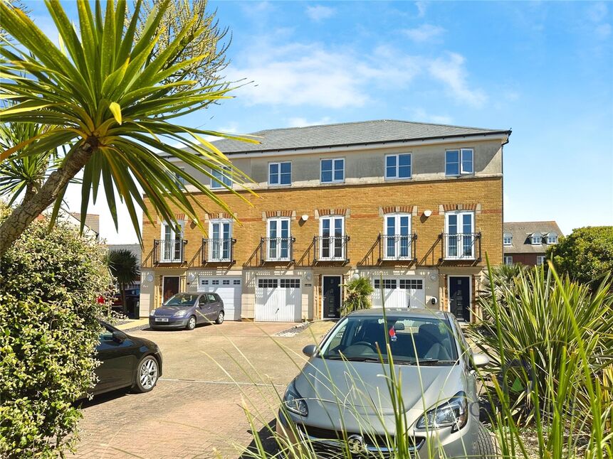 4 bedroom Mid Terrace House for sale