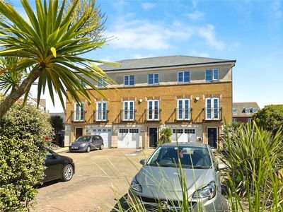 4 bedroom Mid Terrace House for sale