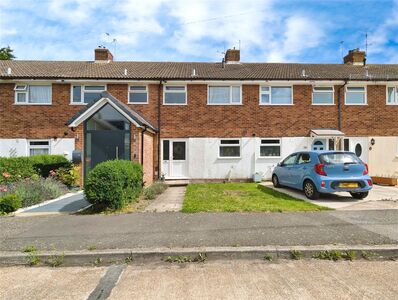 Winkney Road, 3 bedroom Mid Terrace House for sale, £280,000