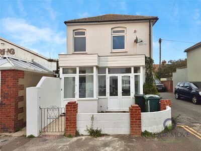 Myrtle Road, 3 bedroom Detached House to rent, £1,450 pcm