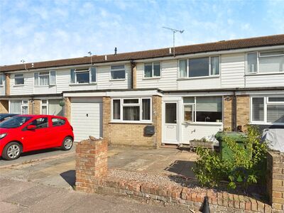 Fisher Close, 3 bedroom Mid Terrace House for sale, &pound;300,000