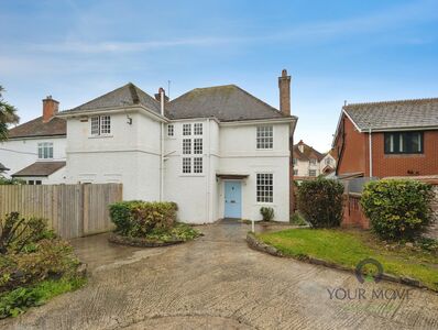 4 bedroom Detached House to rent