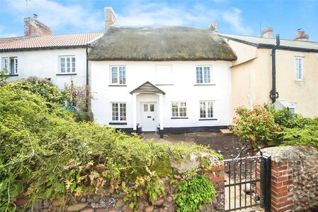 2 bedroom Mid Terrace House to rent