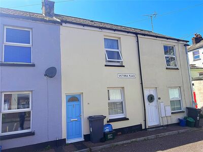 2 bedroom Mid Terrace House for sale