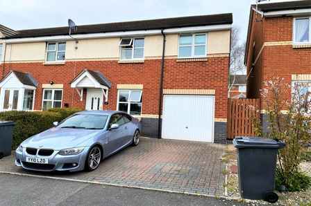3 bedroom Semi Detached House to rent