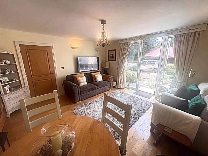 2 bedroom Flat for sale, Douglas Avenue, Exmouth, EX8 £310,000