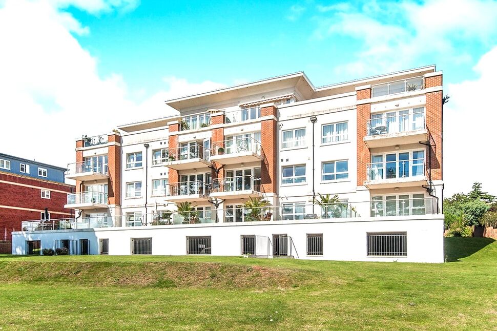 2 bedroom Flat for sale, Douglas Avenue, Exmouth, EX8 £300,000