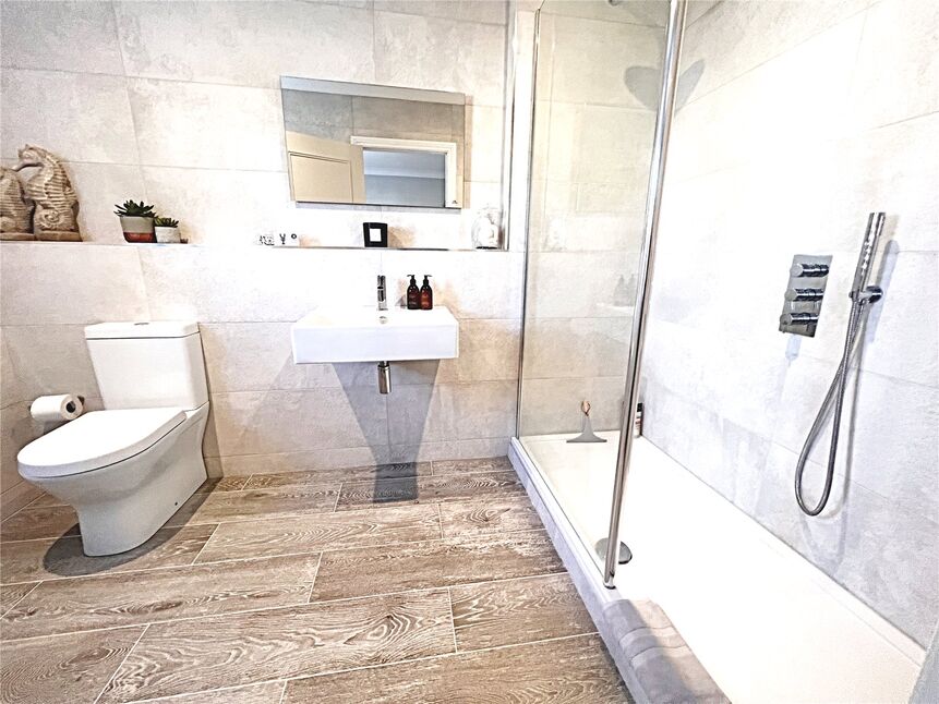 En-Suite 2