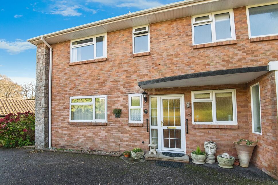 2 bedroom Flat for sale, Foxholes Hill, Exmouth, EX8 £320,000