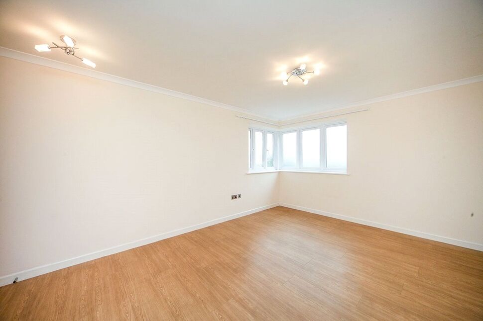 2 bedroom Flat for sale, Foxholes Hill, Exmouth, EX8 £320,000