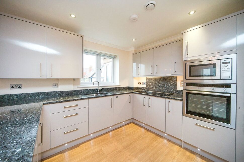 2 bedroom Flat for sale, Foxholes Hill, Exmouth, EX8 £320,000