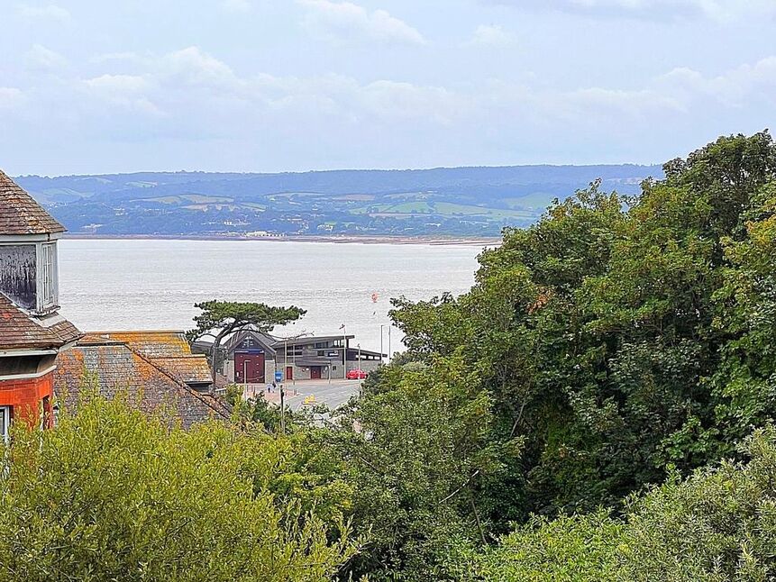 2 bedroom Flat for sale, Foxholes Hill, Exmouth, EX8 £320,000
