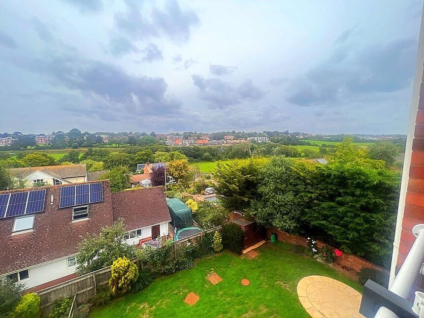 2 bedroom Flat for sale, Foxholes Hill, Exmouth, EX8 £320,000