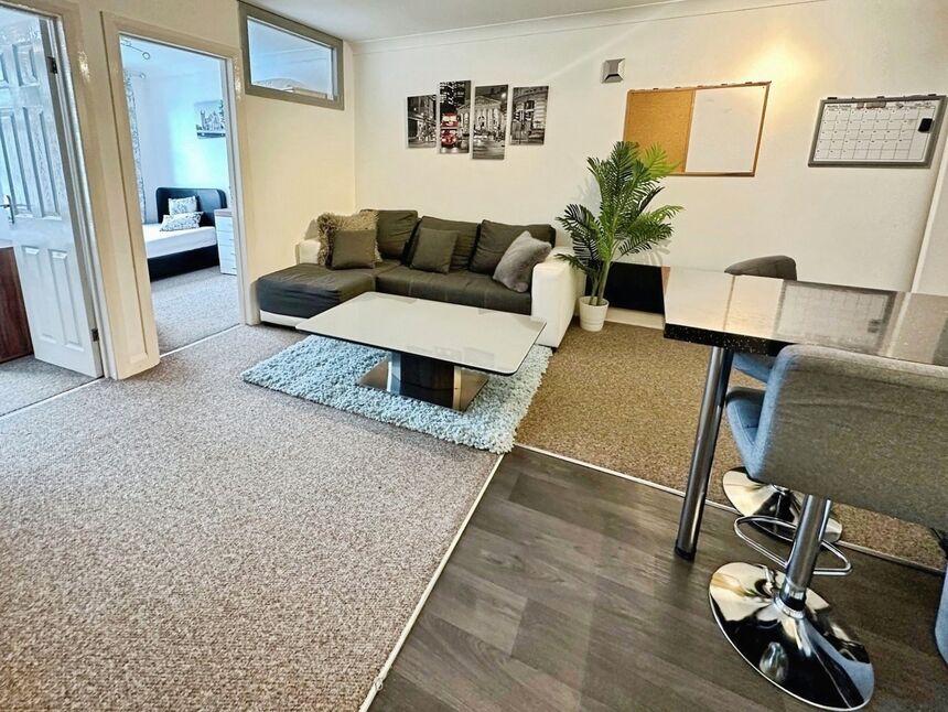 Living Room / Kitchen