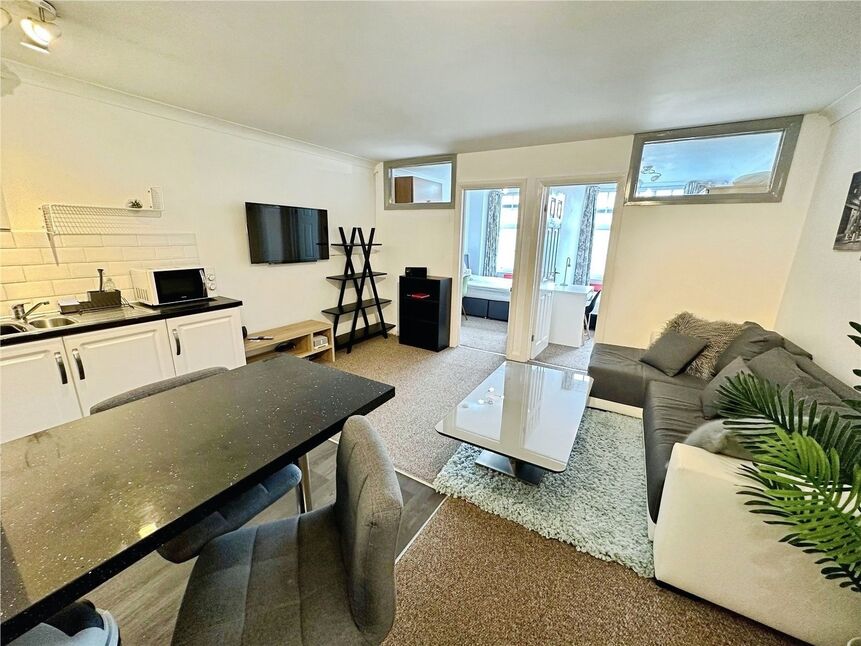 Living Room / Kitchen
