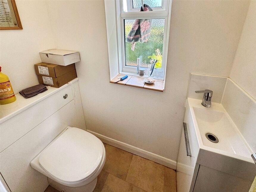 Cloakroom / WC