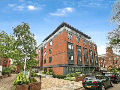 Southernhay East, 1 bedroom  Flat to rent, £1,250 pcm