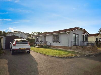 2 bedroom Detached Property for sale