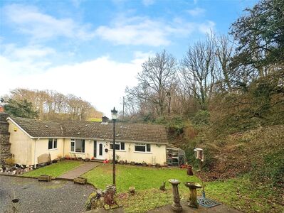 Dunsford, 3 bedroom Detached Bungalow for sale, £600,000