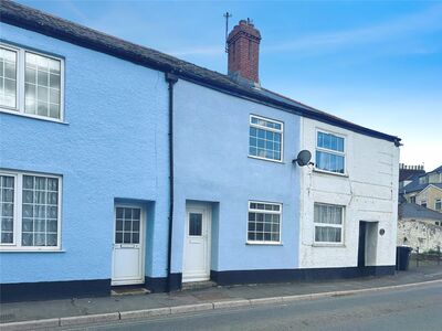 2 bedroom Mid Terrace House for sale